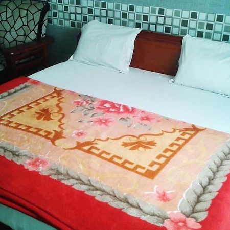 Oyo 27711 Hotel Evergreen Residency Бопал Екстериор снимка
